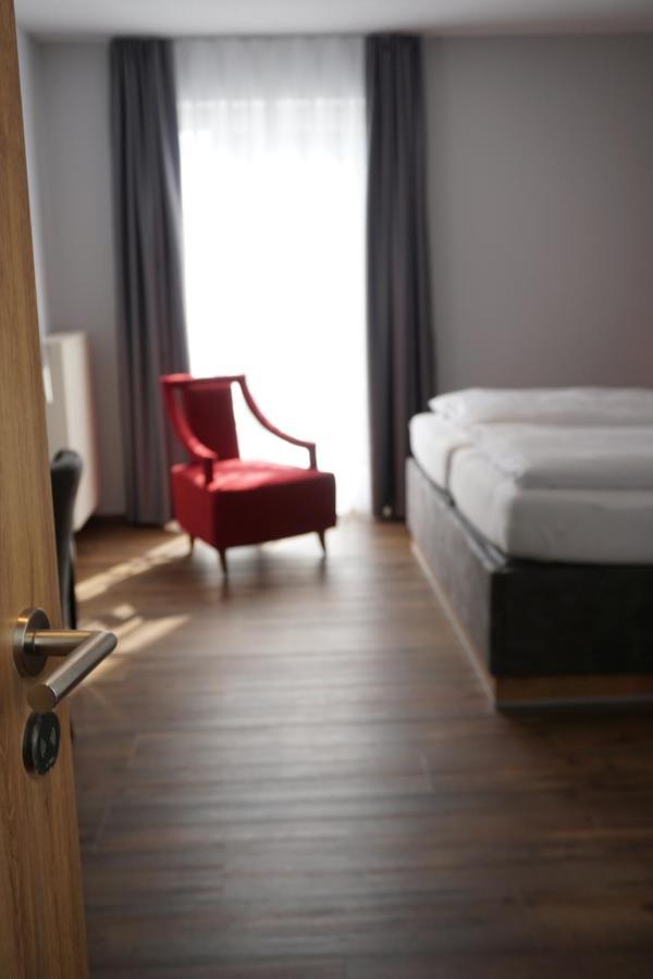 Hotel Gruener Baum Kaufbeuren Kültér fotó