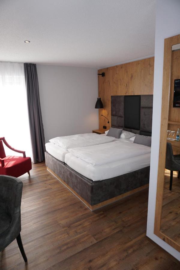 Hotel Gruener Baum Kaufbeuren Kültér fotó