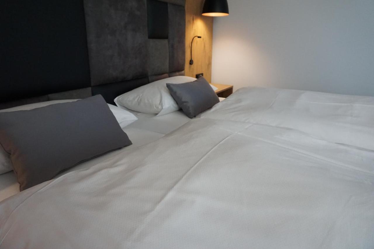 Hotel Gruener Baum Kaufbeuren Kültér fotó