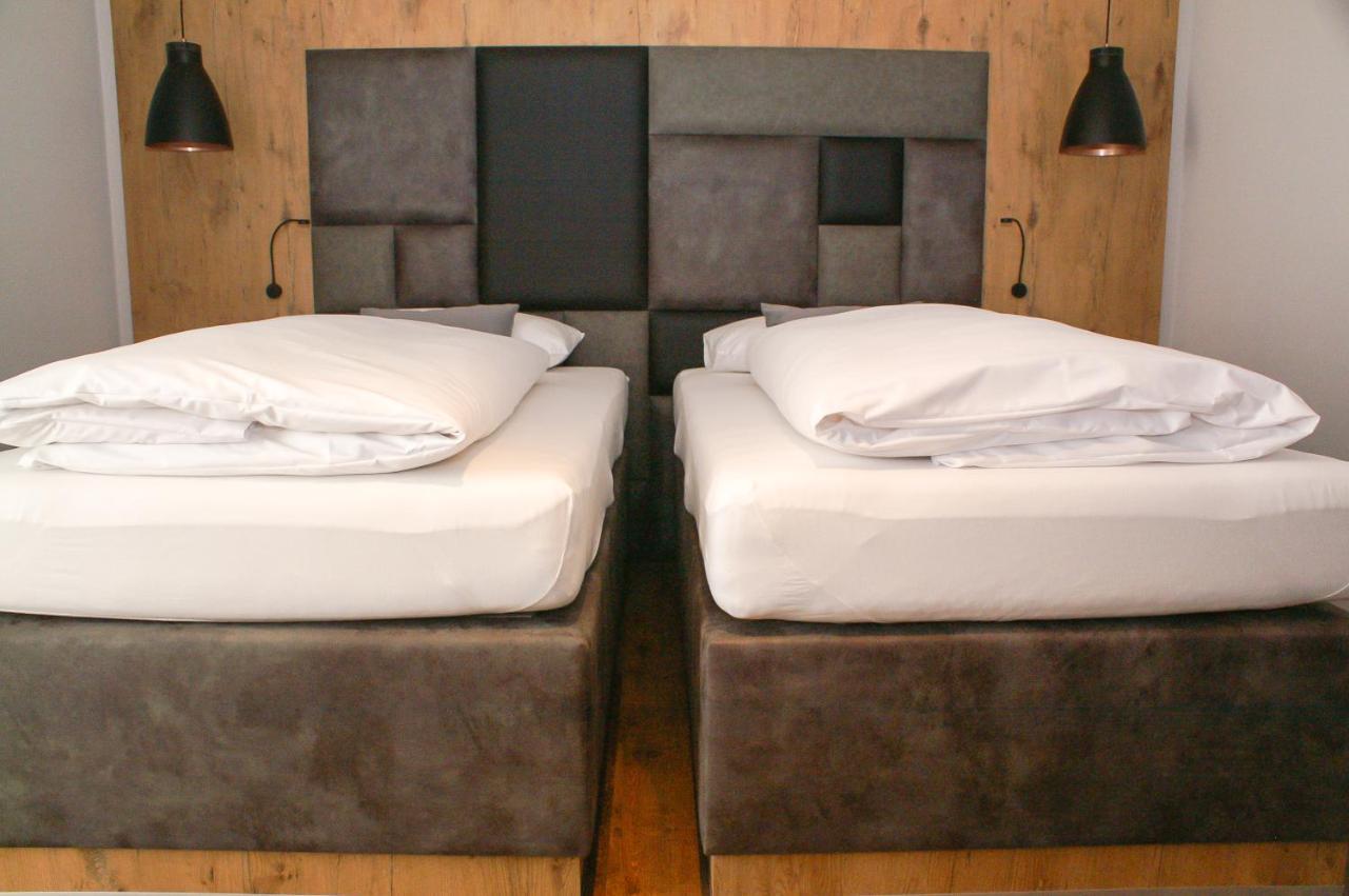 Hotel Gruener Baum Kaufbeuren Kültér fotó