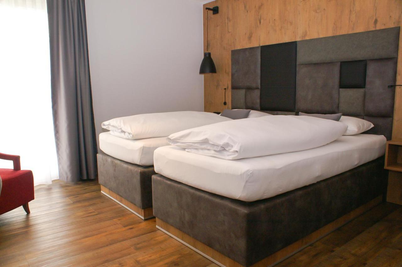 Hotel Gruener Baum Kaufbeuren Kültér fotó