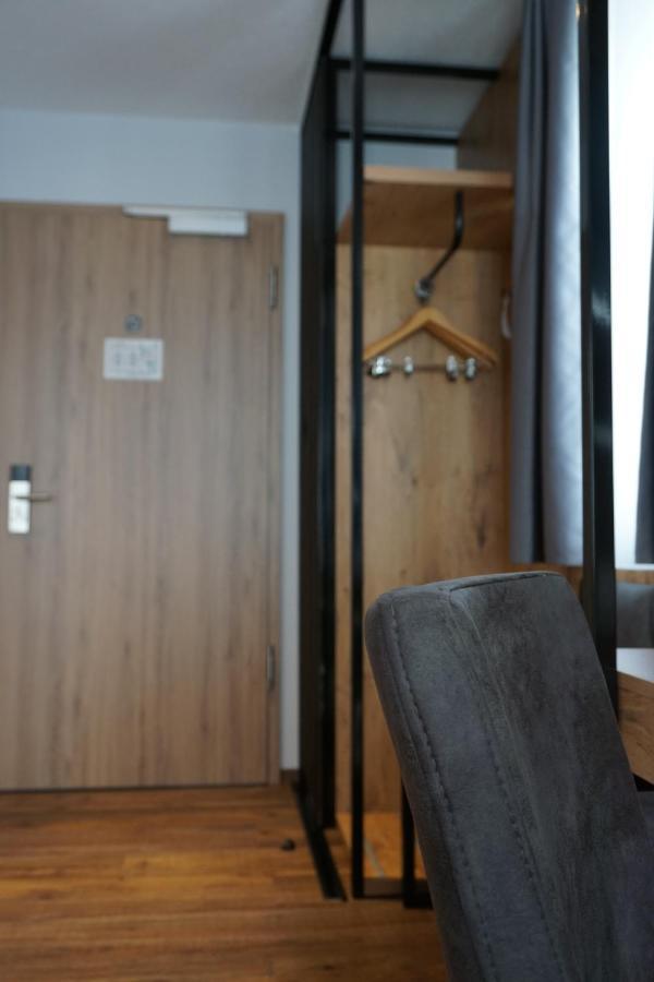 Hotel Gruener Baum Kaufbeuren Kültér fotó