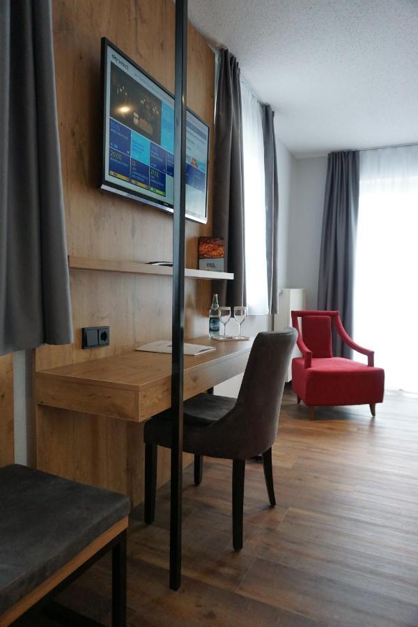 Hotel Gruener Baum Kaufbeuren Kültér fotó