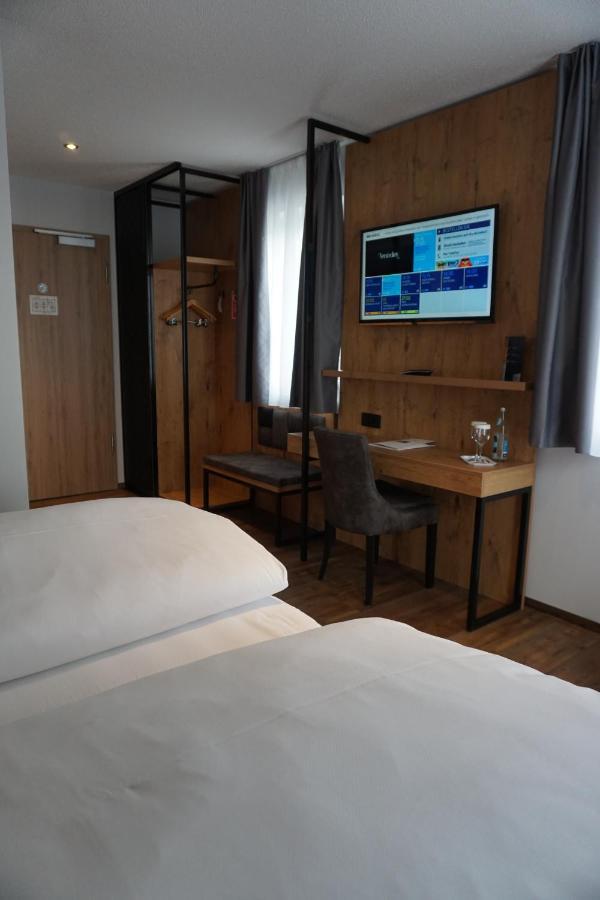 Hotel Gruener Baum Kaufbeuren Kültér fotó