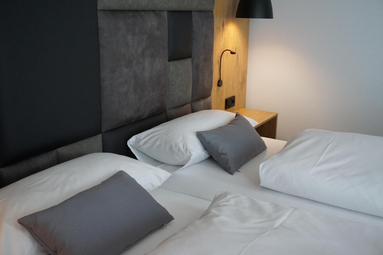 Hotel Gruener Baum Kaufbeuren Kültér fotó