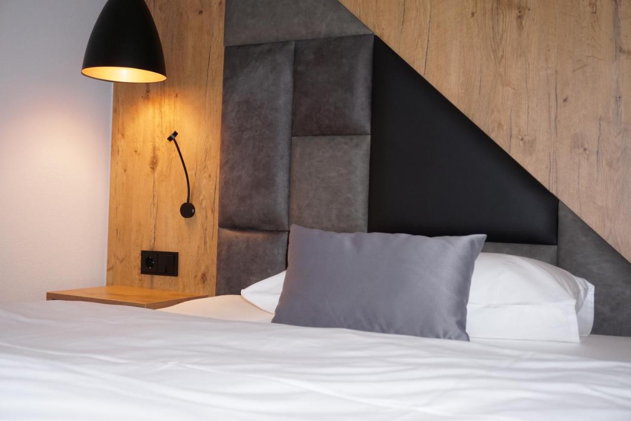 Hotel Gruener Baum Kaufbeuren Kültér fotó