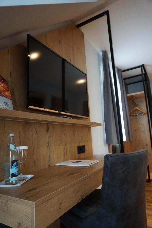 Hotel Gruener Baum Kaufbeuren Kültér fotó