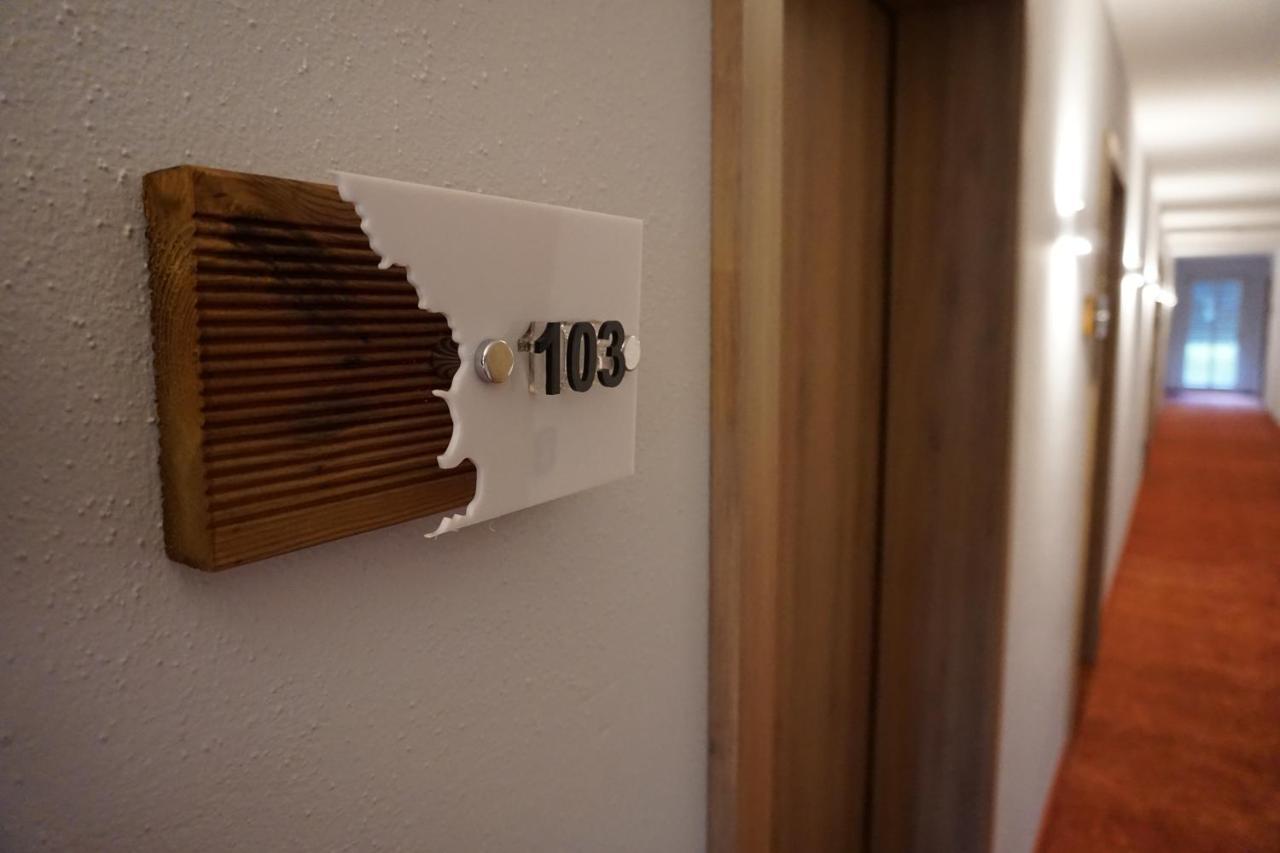 Hotel Gruener Baum Kaufbeuren Kültér fotó